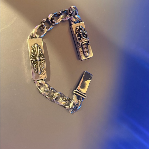 Chrome Hearts Silver Chain Bracelet with Gothic Motif - Picture 2 of 2
